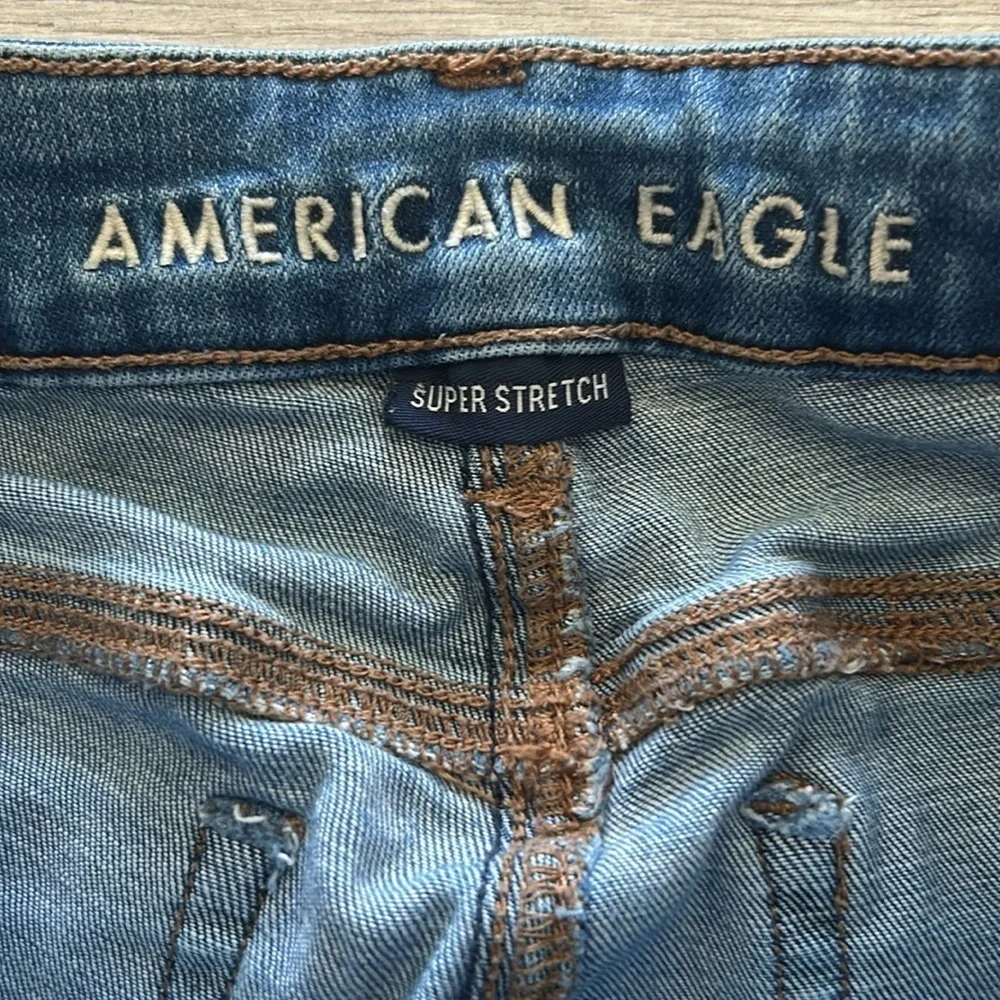 American Eagle hi rise jegging jeans size 2 distressed